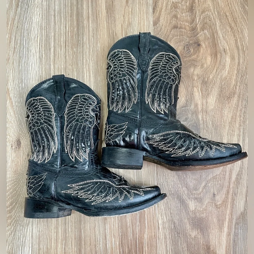 Innovation Pointed Toe Angel Wings Boots Size 12 EUC